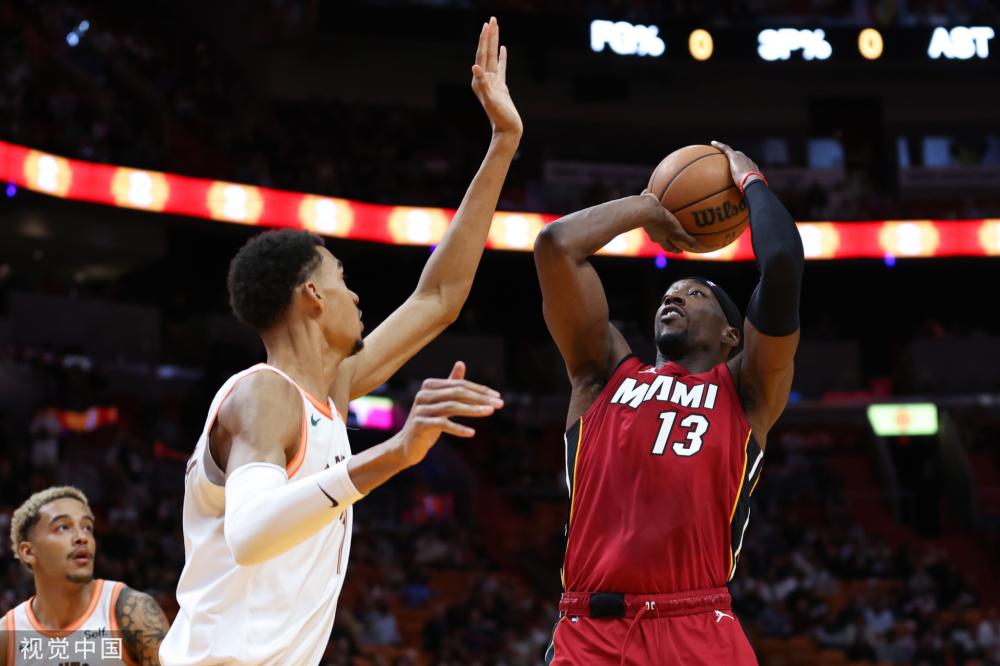 随着他的身 随着他的身